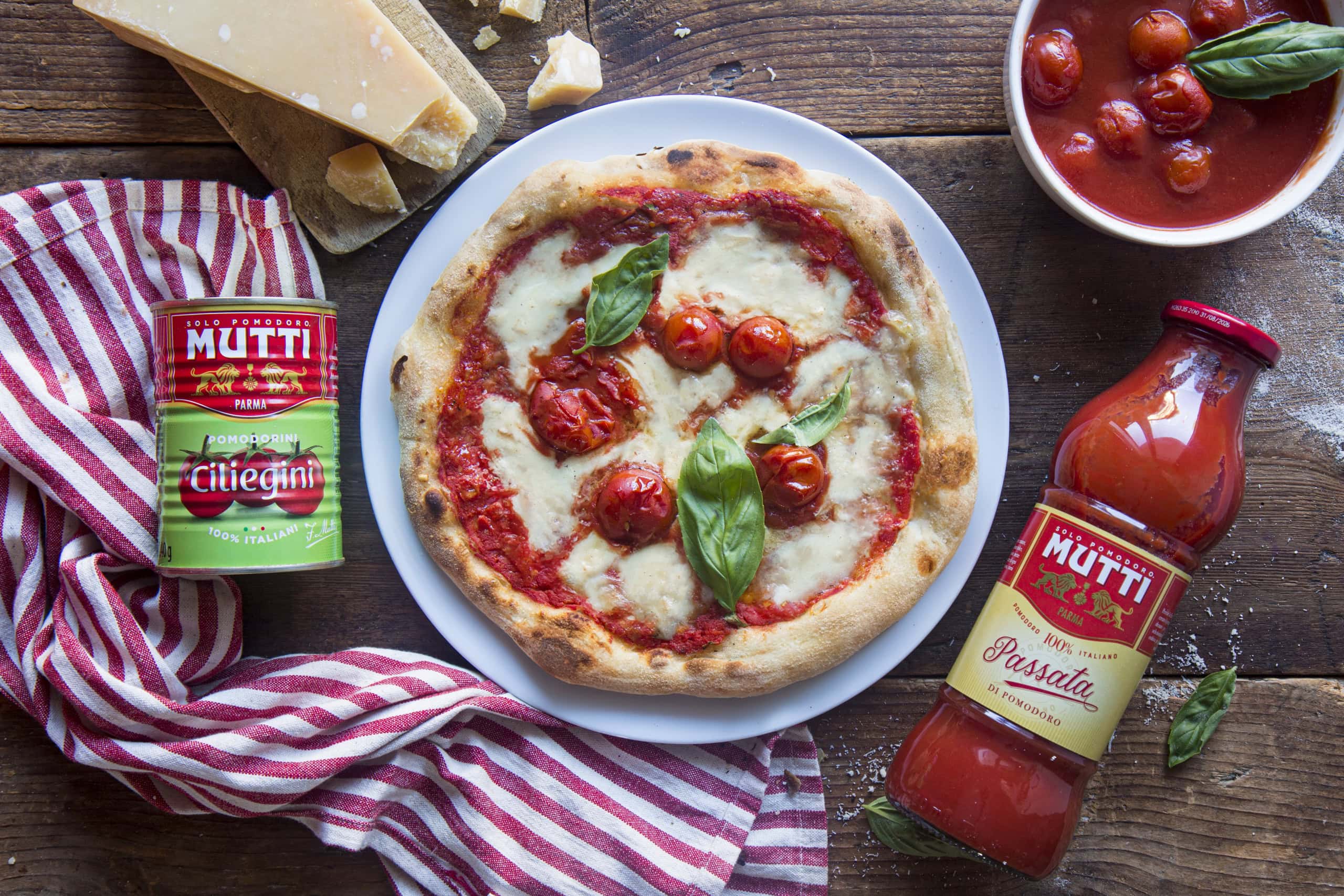 Pizza Margherita WITH CHERRY TOMATOES | Mutti Recipe